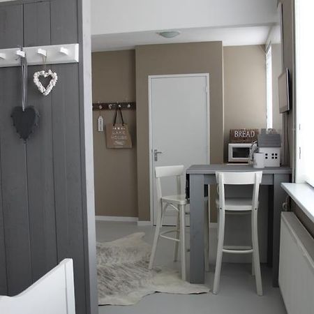 Raadhuis Egmond Egmond aan den Hoef Kamer foto