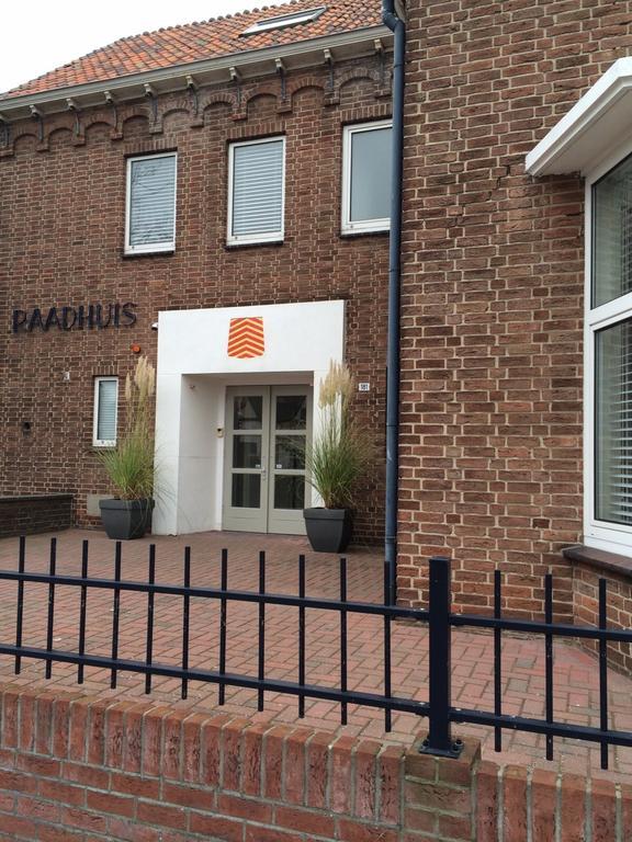 Raadhuis Egmond Egmond aan den Hoef Kamer foto