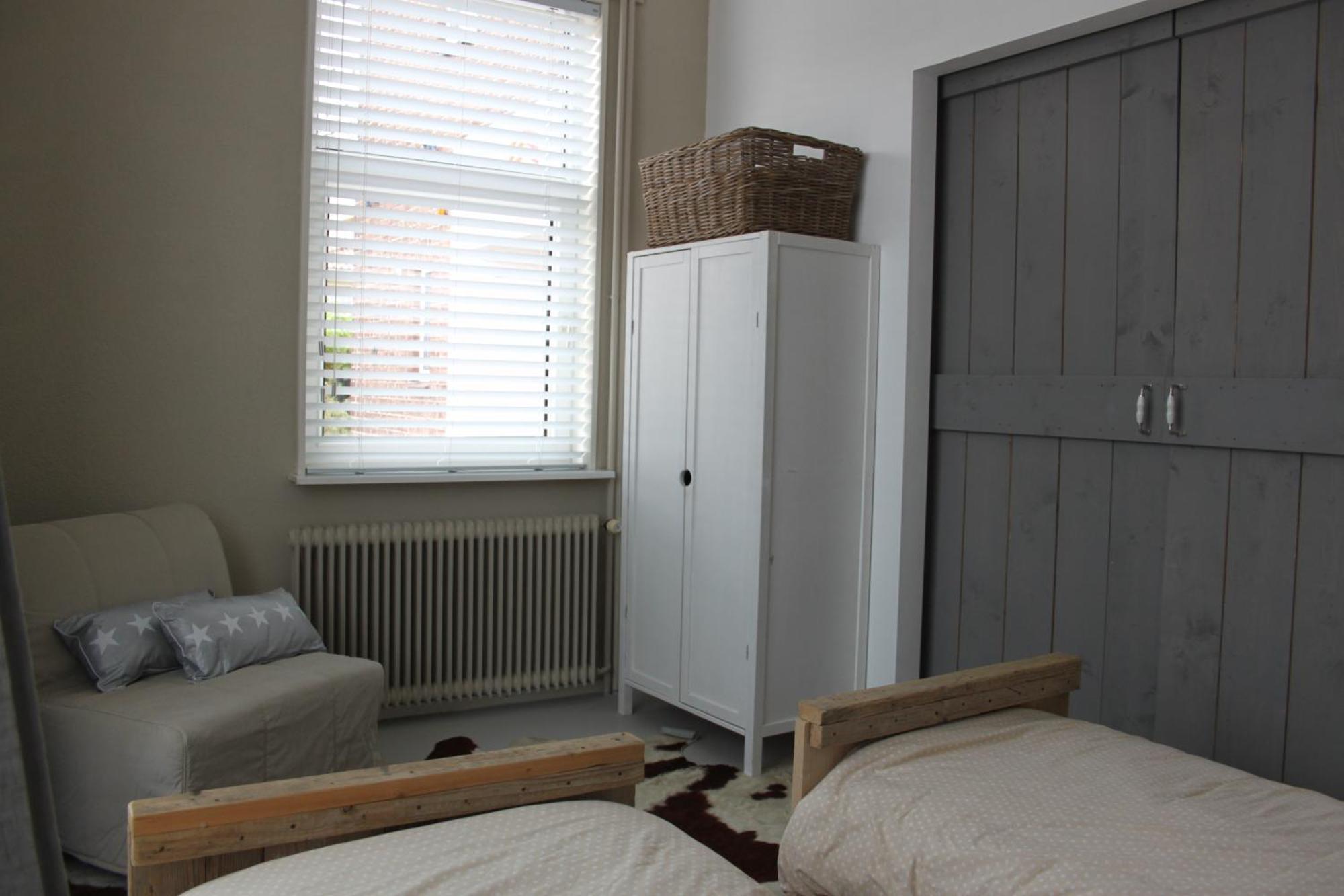 Raadhuis Egmond Egmond aan den Hoef Kamer foto