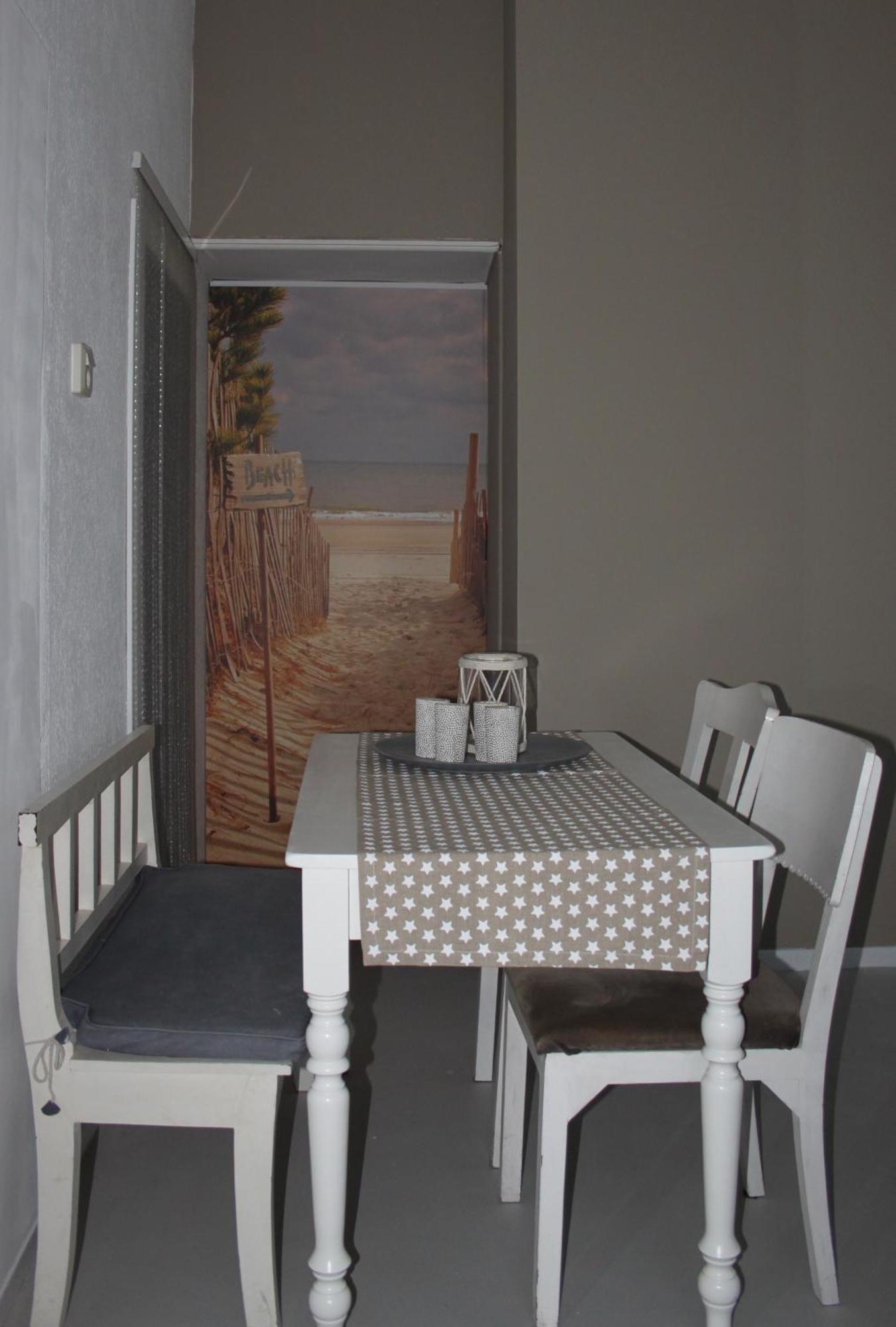 Raadhuis Egmond Egmond aan den Hoef Kamer foto