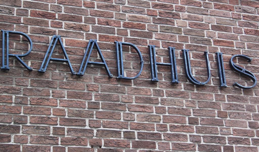 Raadhuis Egmond Egmond aan den Hoef Kamer foto