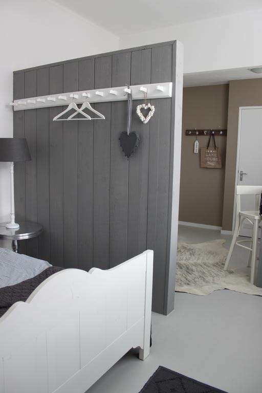 Raadhuis Egmond Egmond aan den Hoef Kamer foto
